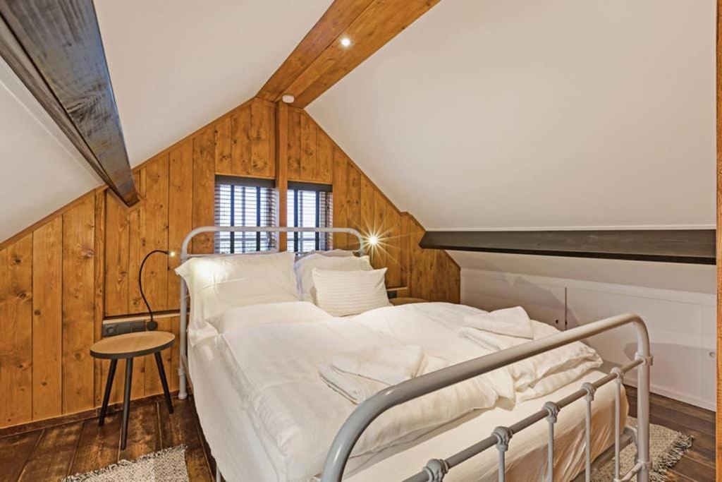 Uniek Houten Huis Nabij Bos En Plassen Hollandsche Rading Εξωτερικό φωτογραφία